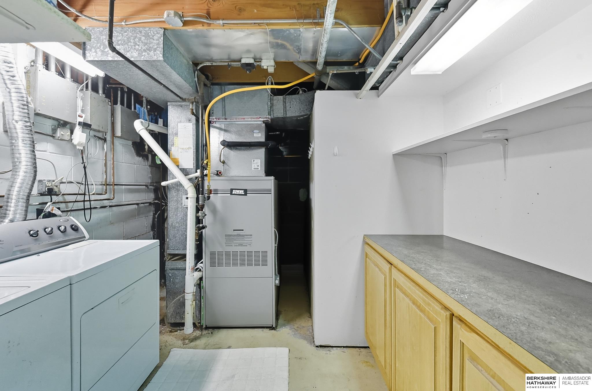 Omaha, Nebraska 68144, United States, 3 Bedrooms Bedrooms, ,3 BathroomsBathrooms,Residential,Pending,217121