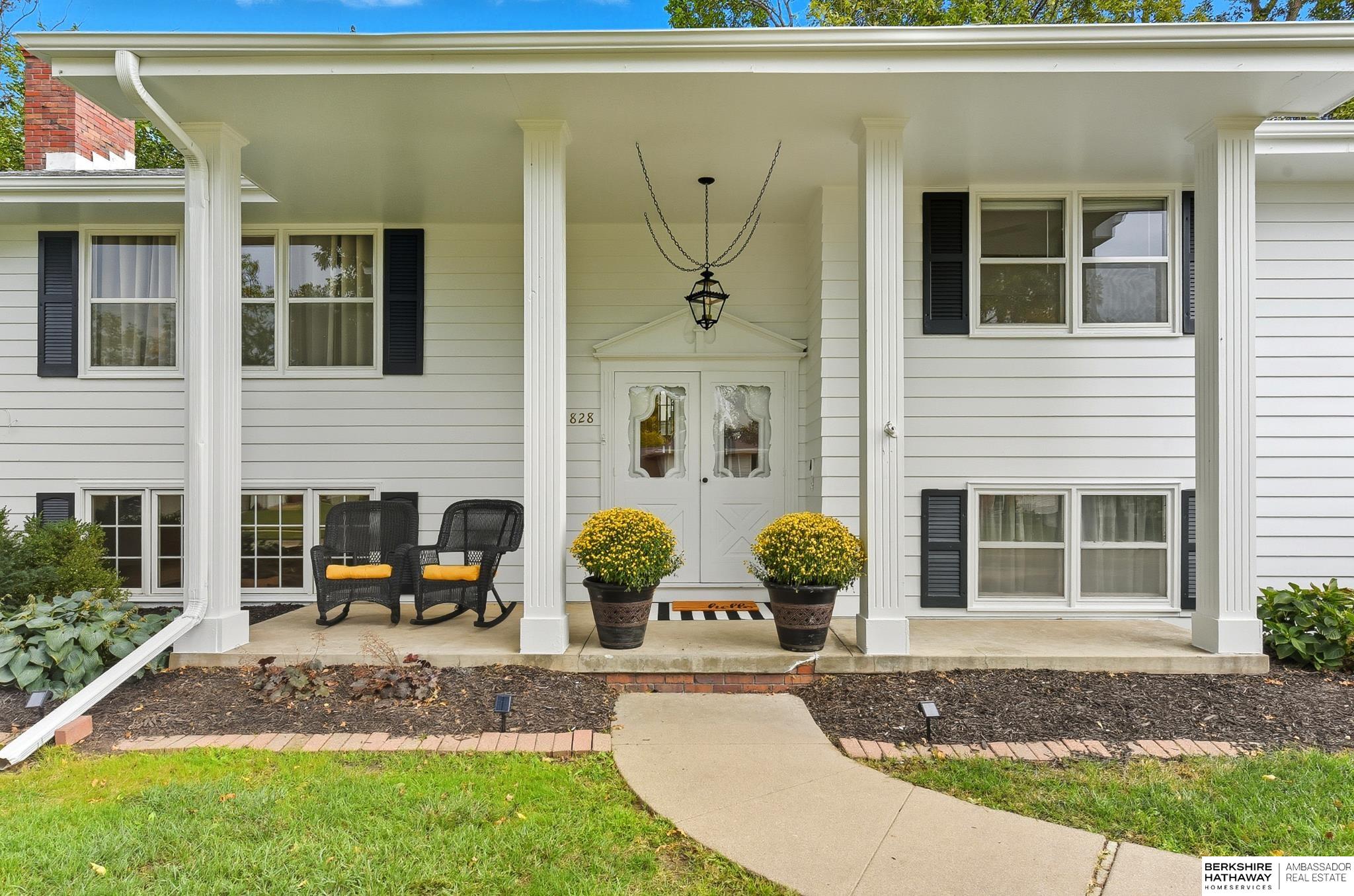 Omaha, Nebraska 68144, United States, 3 Bedrooms Bedrooms, ,3 BathroomsBathrooms,Residential,Pending,217121