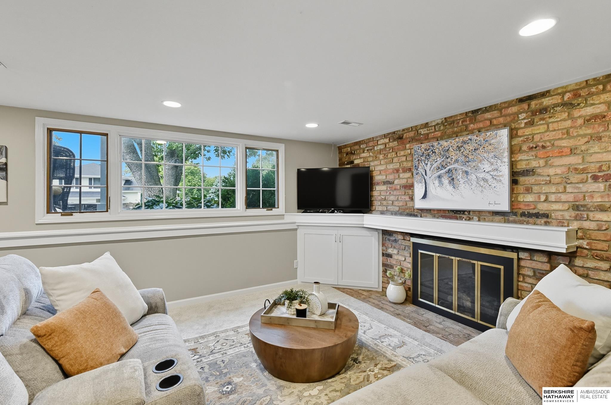 Omaha, Nebraska 68144, United States, 3 Bedrooms Bedrooms, ,3 BathroomsBathrooms,Residential,Pending,217121