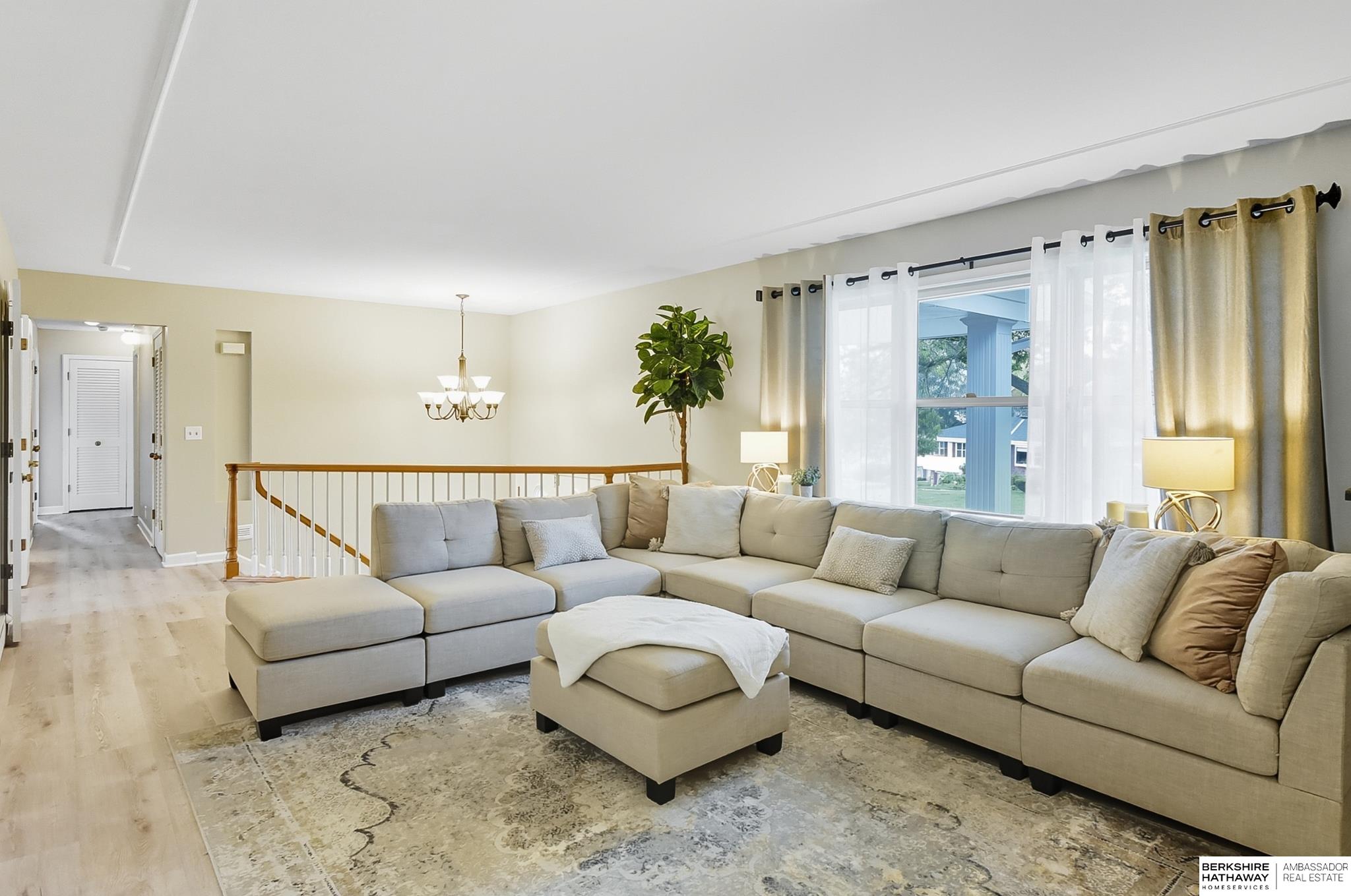 Omaha, Nebraska 68144, United States, 3 Bedrooms Bedrooms, ,3 BathroomsBathrooms,Residential,Pending,217121