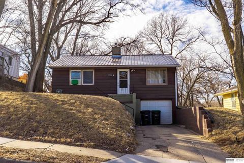 Photo of 3936 N 40th Street, Omaha, NE 68111 (MLS # 22604019)