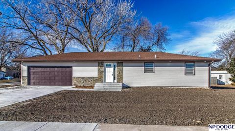Photo of 1509 N 19th Street, Beatrice, NE 68310 (MLS # 22602128)