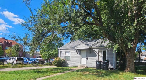 Photo of 2710 Ellison Avenue, Omaha, NE 68111 (MLS # 22626182)