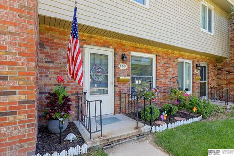 Photo of 809 N 122nd Street, Omaha, NE 68154 (MLS # 22619029)