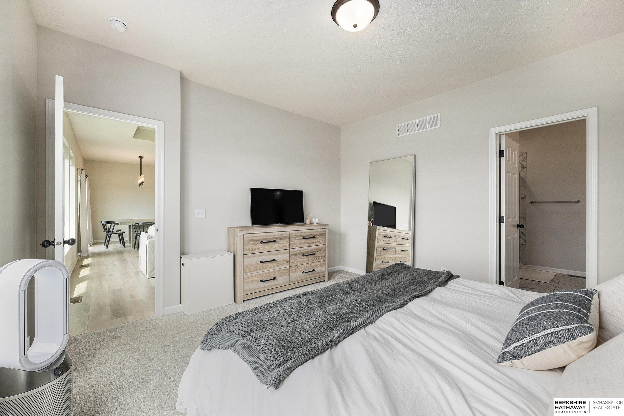 Omaha, Nebraska 68022, United States, 3 Bedrooms Bedrooms, ,2 BathroomsBathrooms,Residential,Active,199974