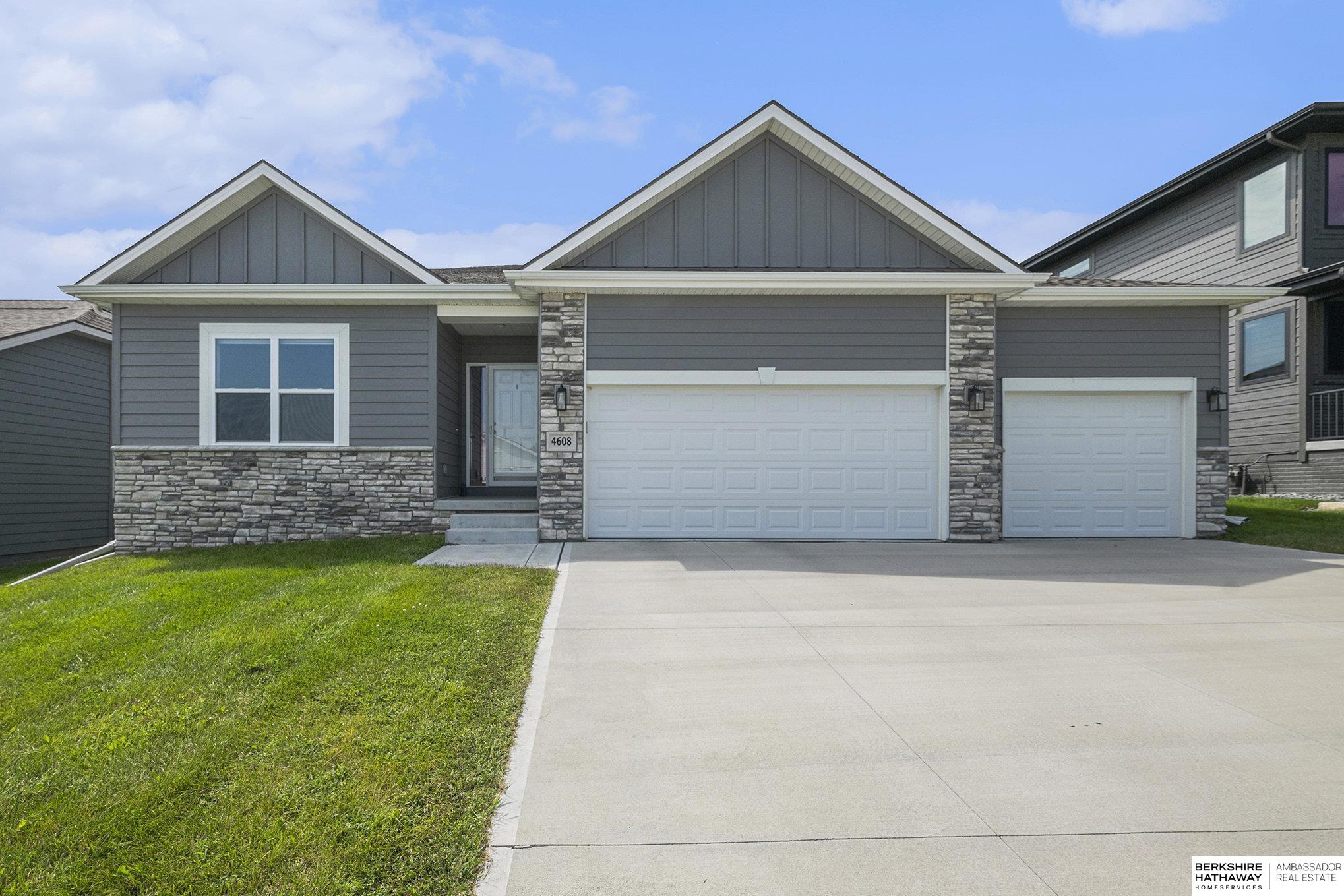 Omaha, Nebraska 68022, United States, 3 Bedrooms Bedrooms, ,2 BathroomsBathrooms,Residential,Active,199974