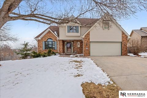 Photo of 501 Kent Drive, Papillion, NE 68046 (MLS # 22605304)