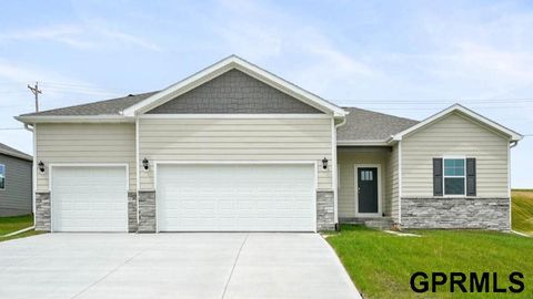Photo of 20558 Westridge Drive, Gretna, NE 68028 (MLS # 22614361)