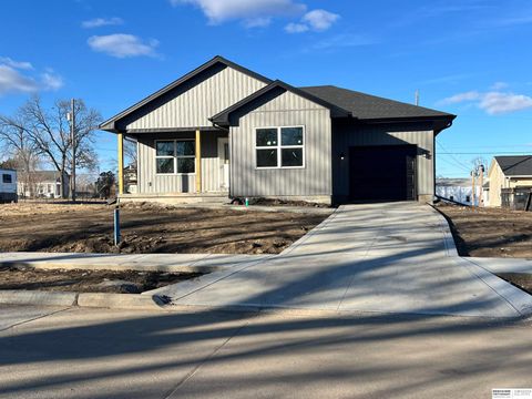 Photo of 2616 Burdette Street, Omaha, NE 68111 (MLS # 22604339)