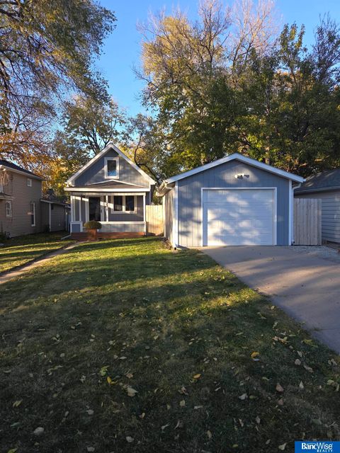 Photo of 1242 Pawnee Street, Lincoln, NE 68502 (MLS # 22532301)