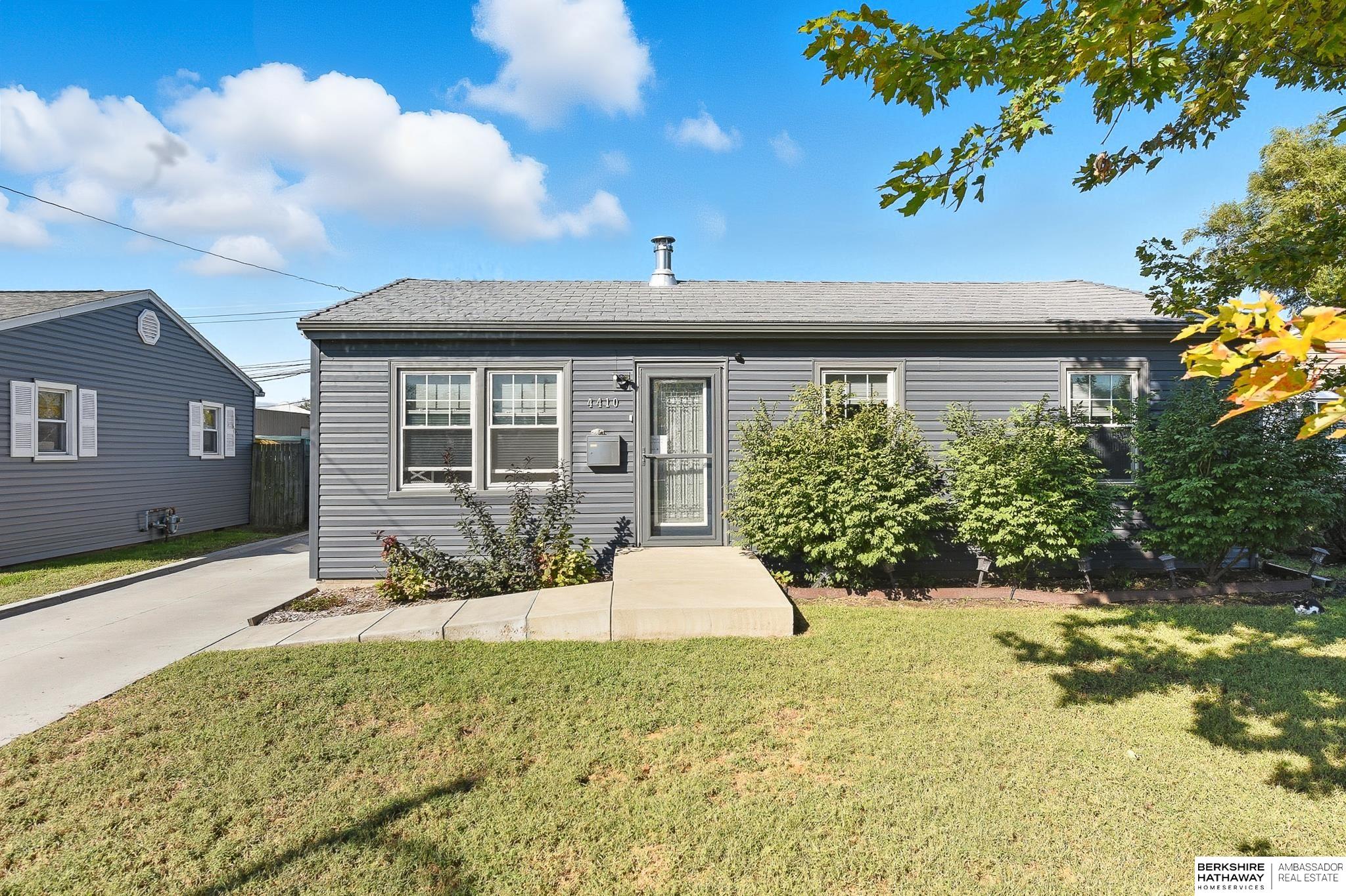 Omaha, Nebraska 68117, United States, 2 Bedrooms Bedrooms, ,1 BathroomBathrooms,Residential,Active,217403