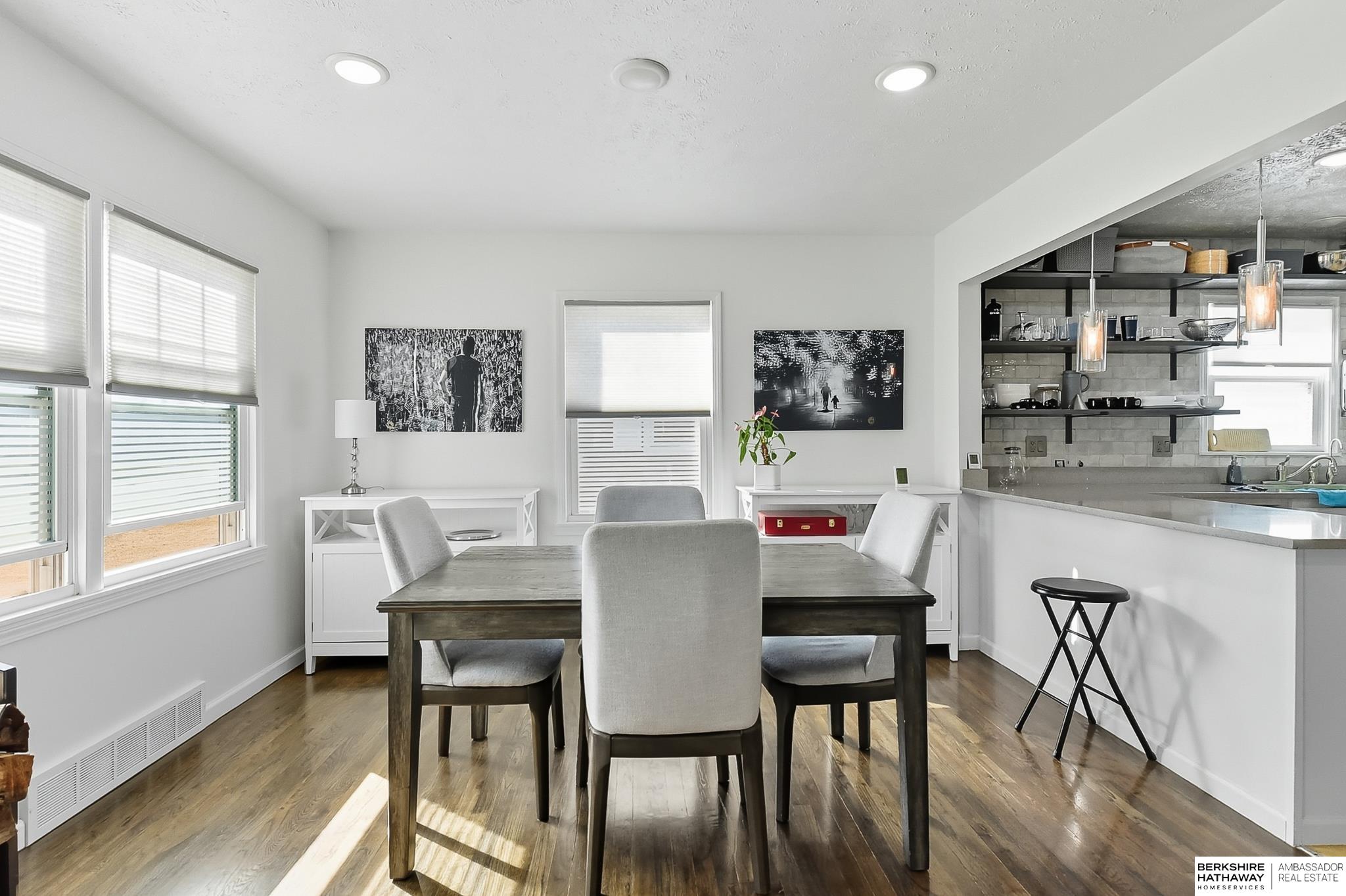 Omaha, Nebraska 68117, United States, 2 Bedrooms Bedrooms, ,1 BathroomBathrooms,Residential,Active,217403