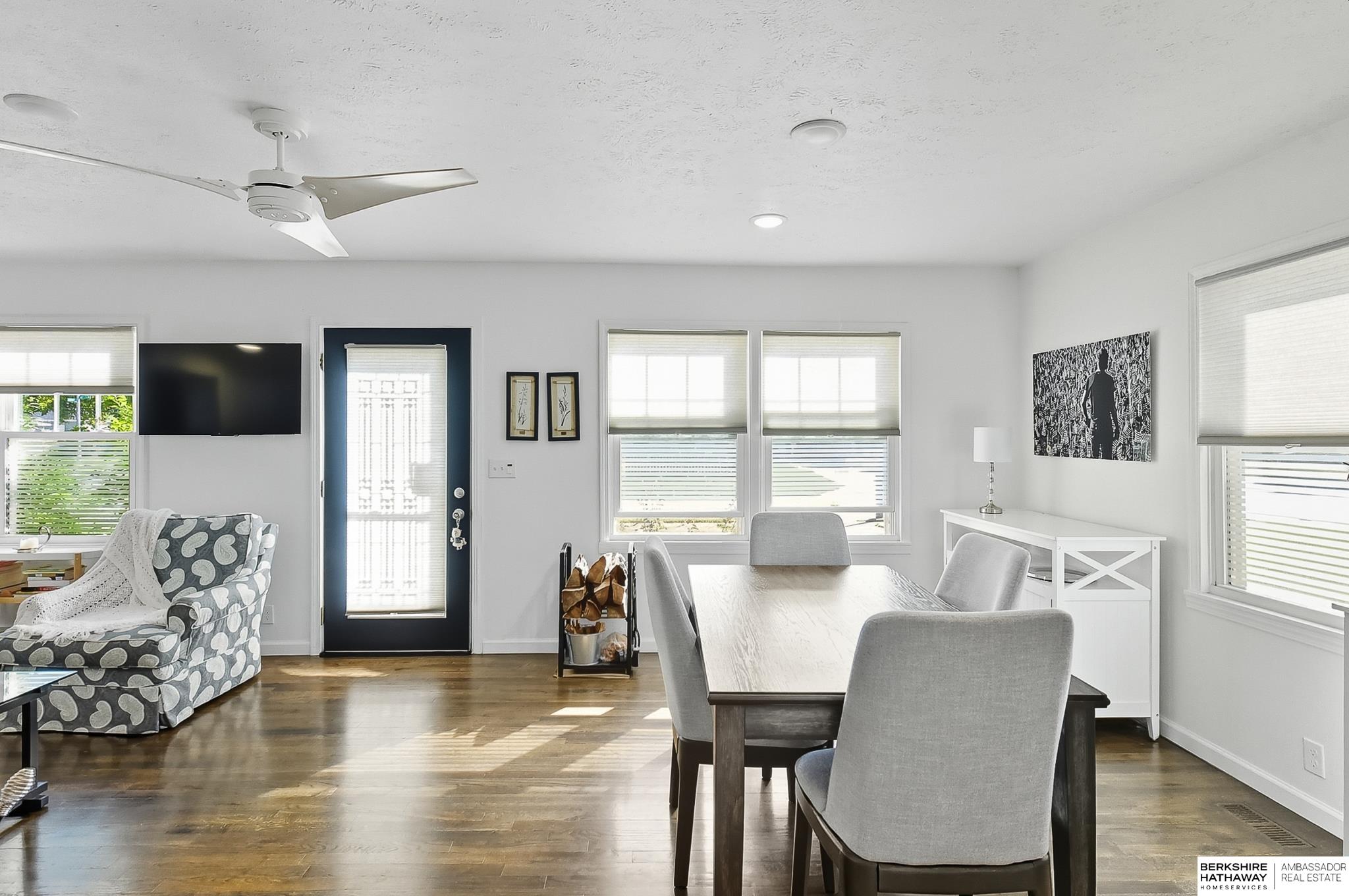 Omaha, Nebraska 68117, United States, 2 Bedrooms Bedrooms, ,1 BathroomBathrooms,Residential,Active,217403