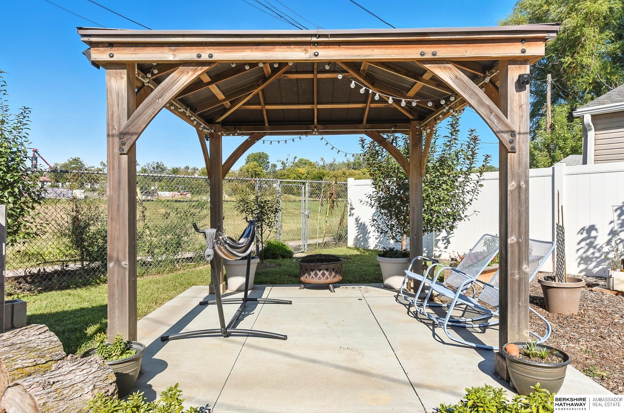 Omaha, Nebraska 68117, United States, 2 Bedrooms Bedrooms, ,1 BathroomBathrooms,Residential,Active,217403