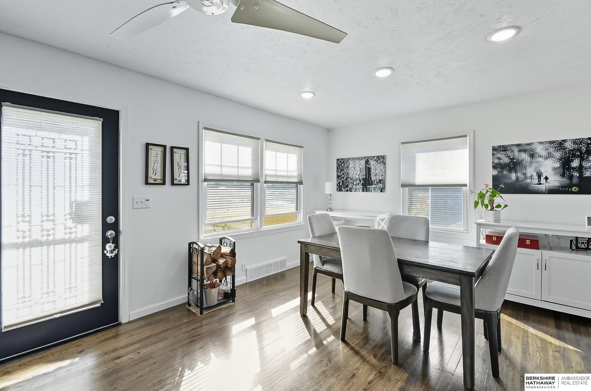 Omaha, Nebraska 68117, United States, 2 Bedrooms Bedrooms, ,1 BathroomBathrooms,Residential,Active,217403