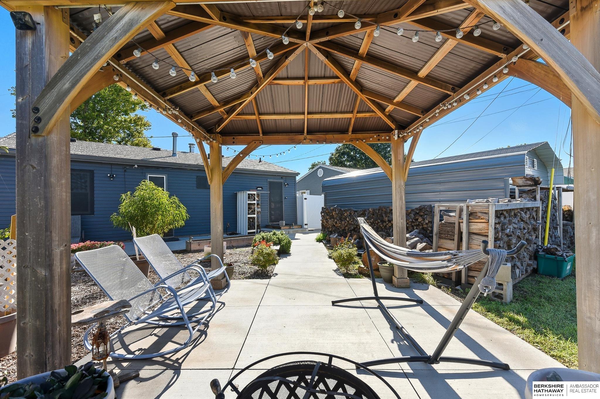 Omaha, Nebraska 68117, United States, 2 Bedrooms Bedrooms, ,1 BathroomBathrooms,Residential,Active,217403