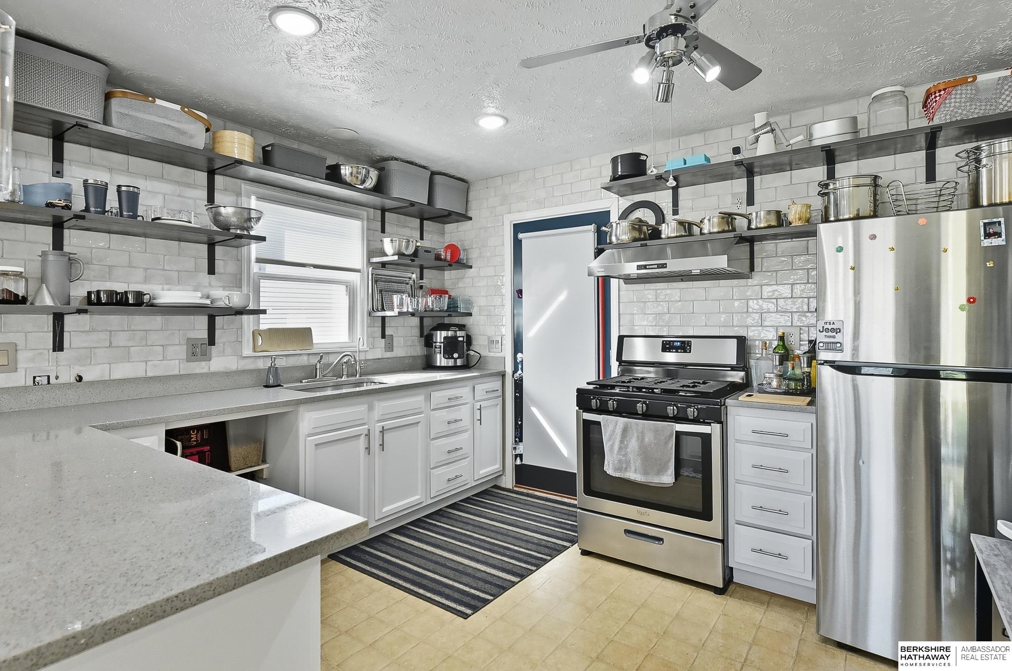 Omaha, Nebraska 68117, United States, 2 Bedrooms Bedrooms, ,1 BathroomBathrooms,Residential,Active,217403