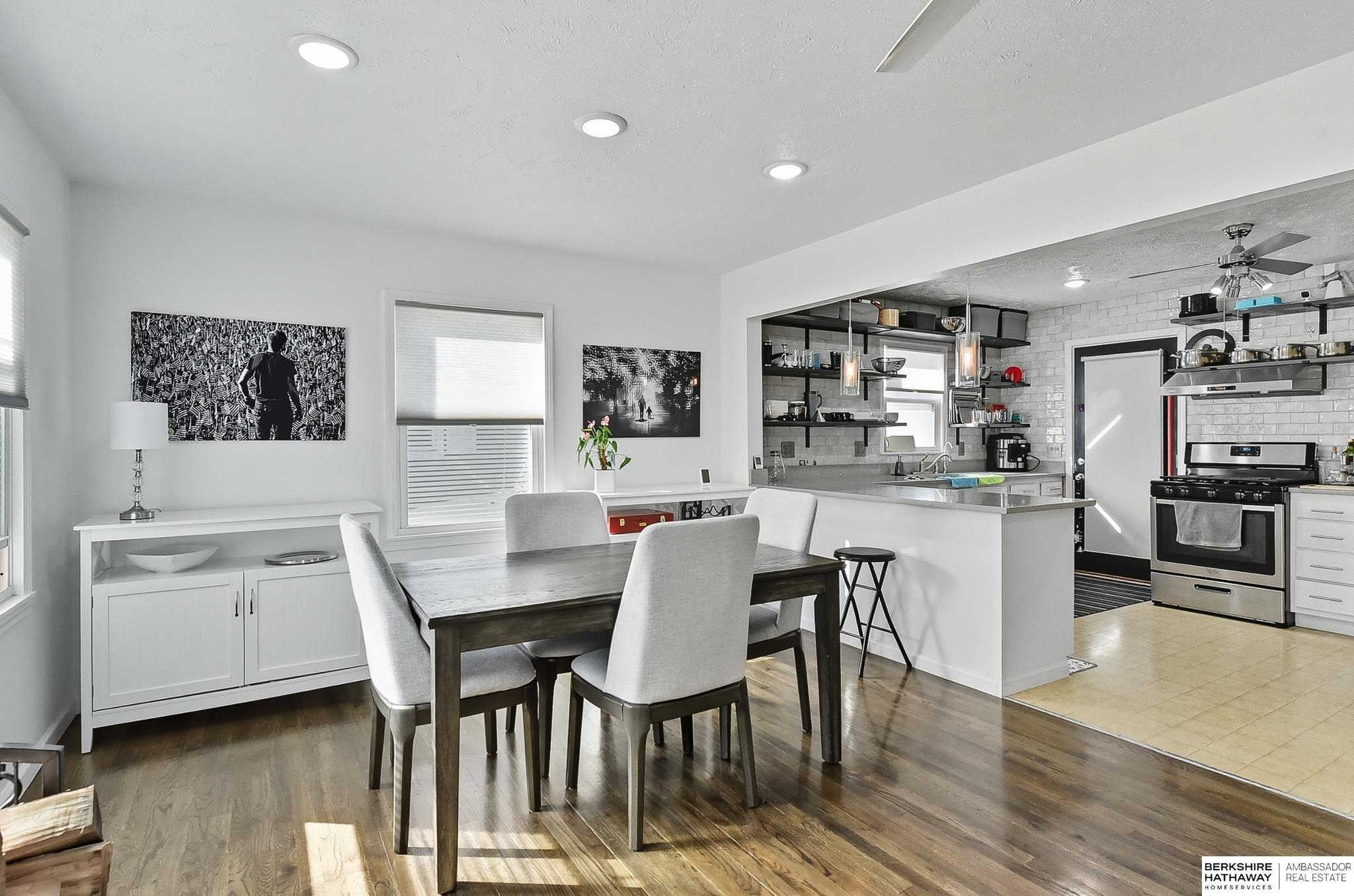 Omaha, Nebraska 68117, United States, 2 Bedrooms Bedrooms, ,1 BathroomBathrooms,Residential,Active,217403