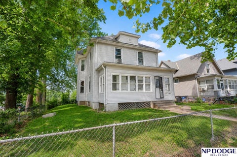 Photo of 1830 Pinkney Street, Omaha, NE 68110 (MLS # 22614682)