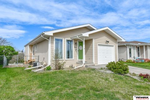 Photo of 2825 NW 55Th Street, Lincoln, NE 68524 (MLS # 22610473)