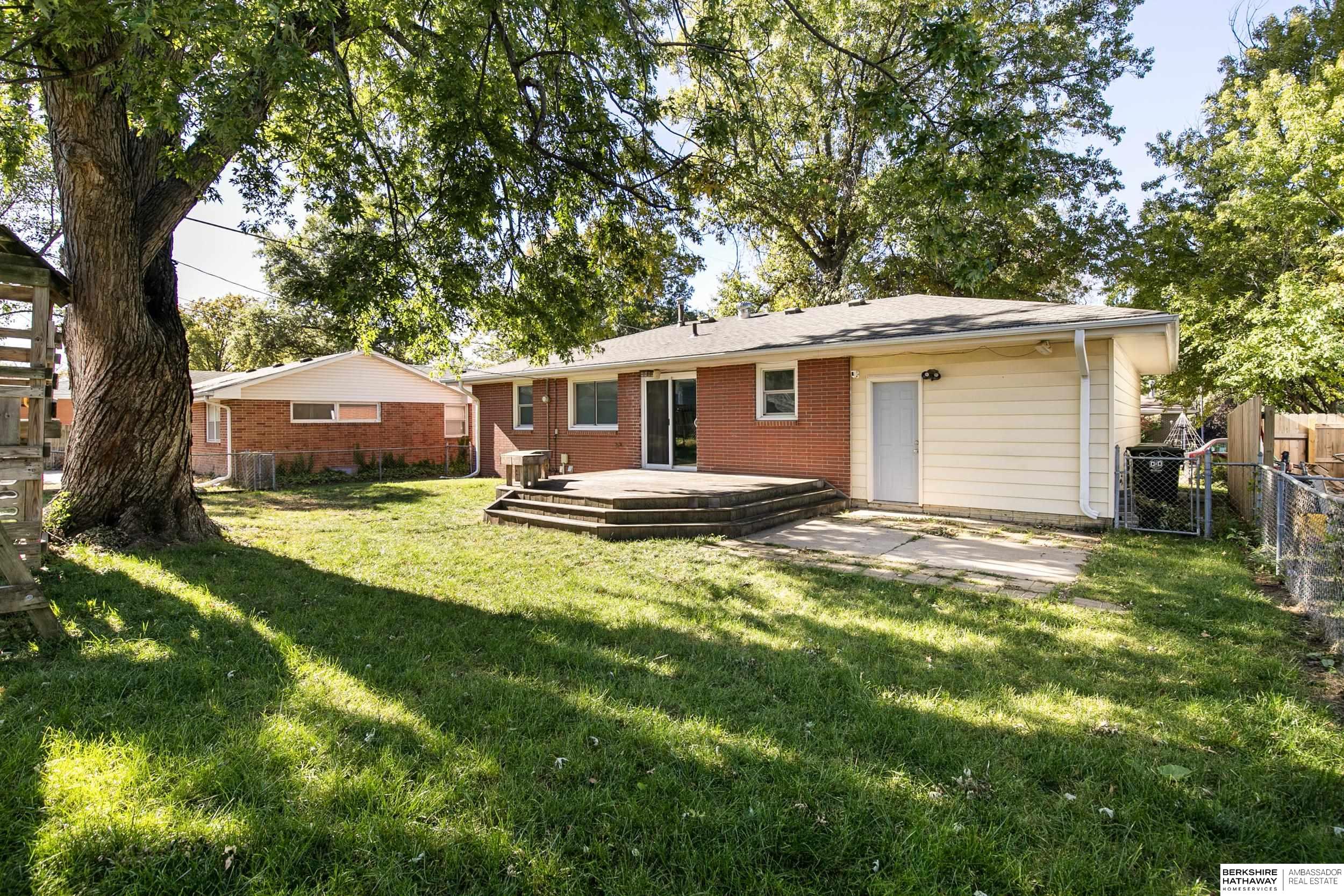 Lincoln, Nebraska 68505, United States, 4 Bedrooms Bedrooms, ,2 BathroomsBathrooms,Residential,Active,242233