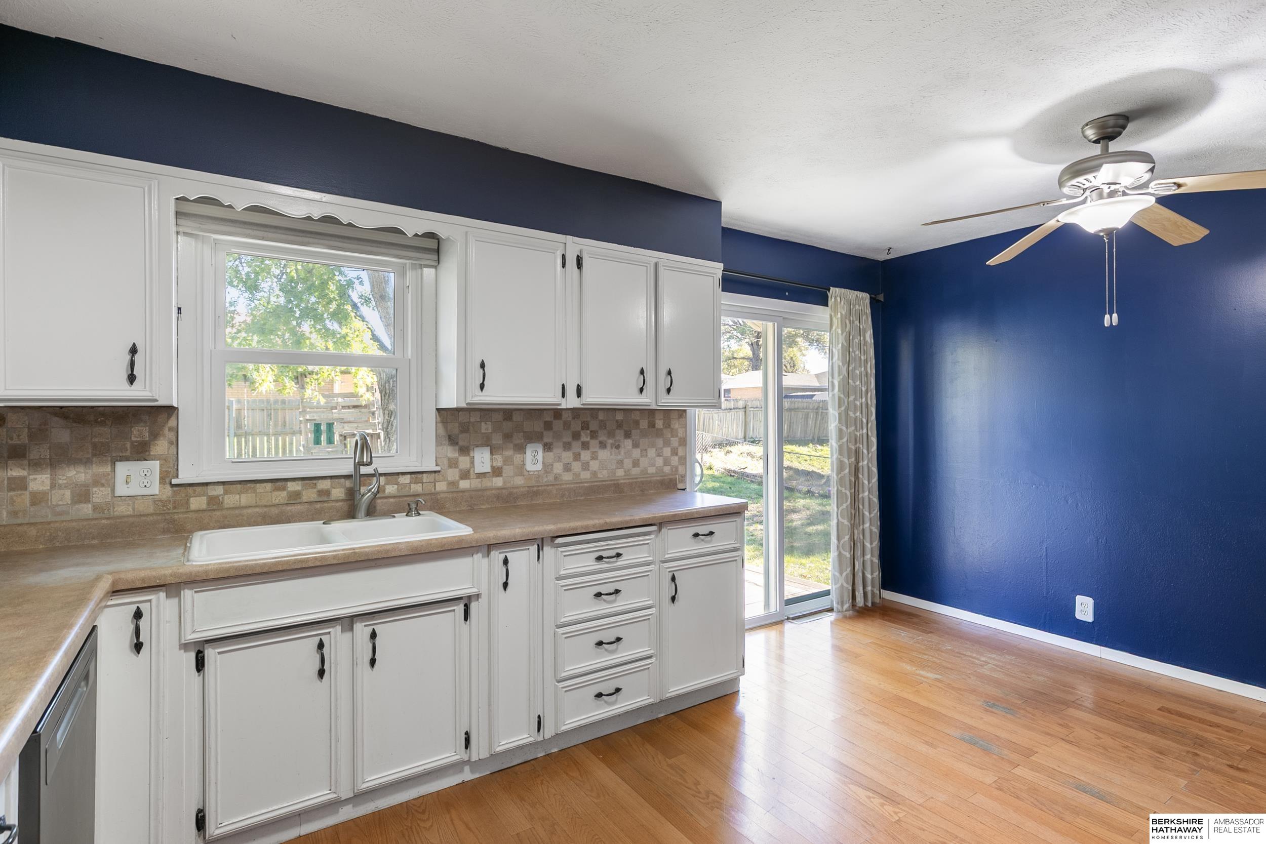 Lincoln, Nebraska 68505, United States, 4 Bedrooms Bedrooms, ,2 BathroomsBathrooms,Residential,Active,242233