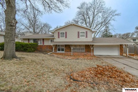 Photo of 1901 Oakdale Avenue, Lincoln, NE 68506 (MLS # 22606144)