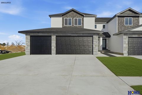 Photo of 8910 Peregrine Road, Lincoln, NE 68505 (MLS # 22612548)