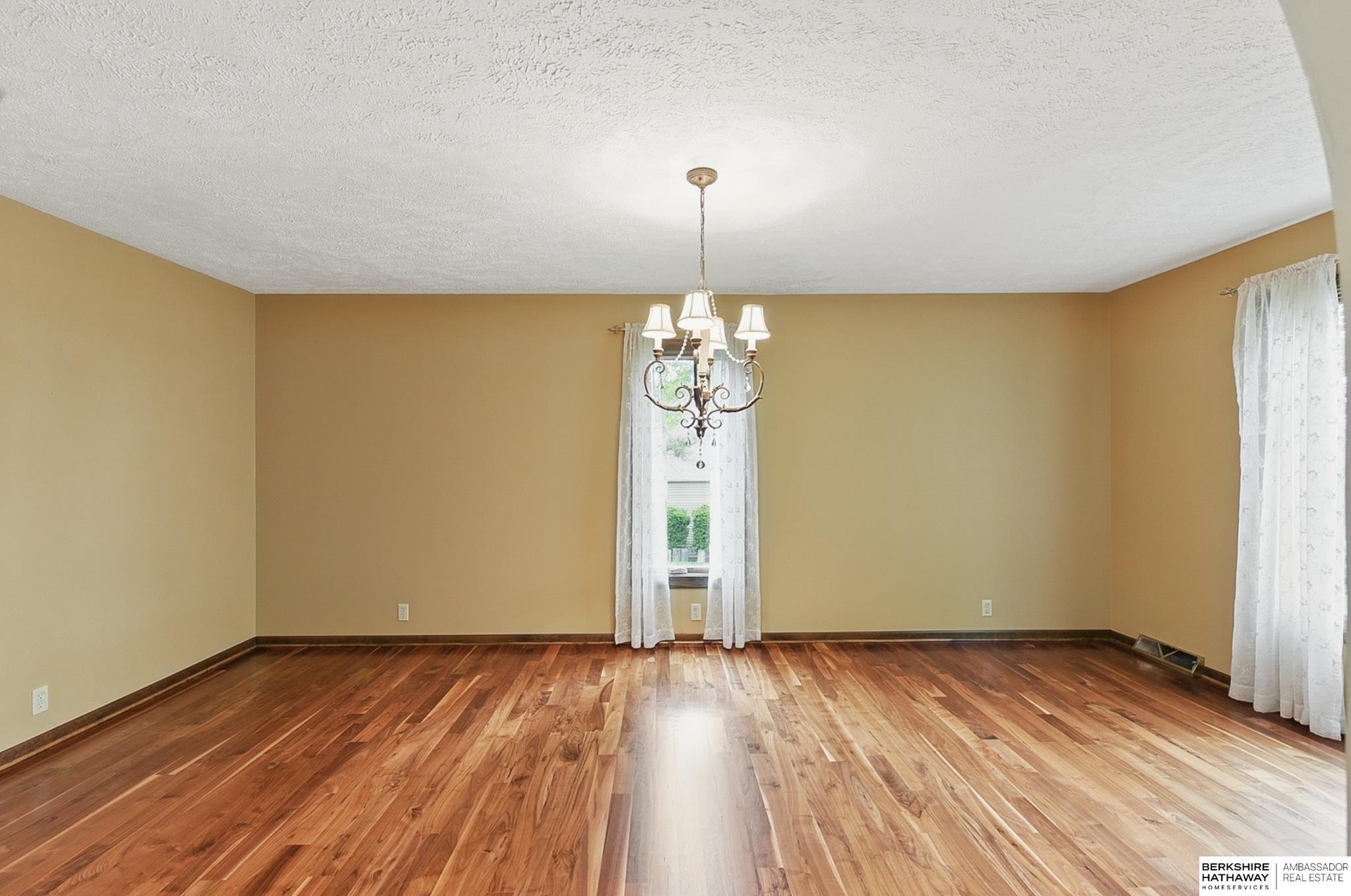 Fremont, Nebraska 68025, United States, 4 Bedrooms Bedrooms, ,2 BathroomsBathrooms,Residential,Active,137143