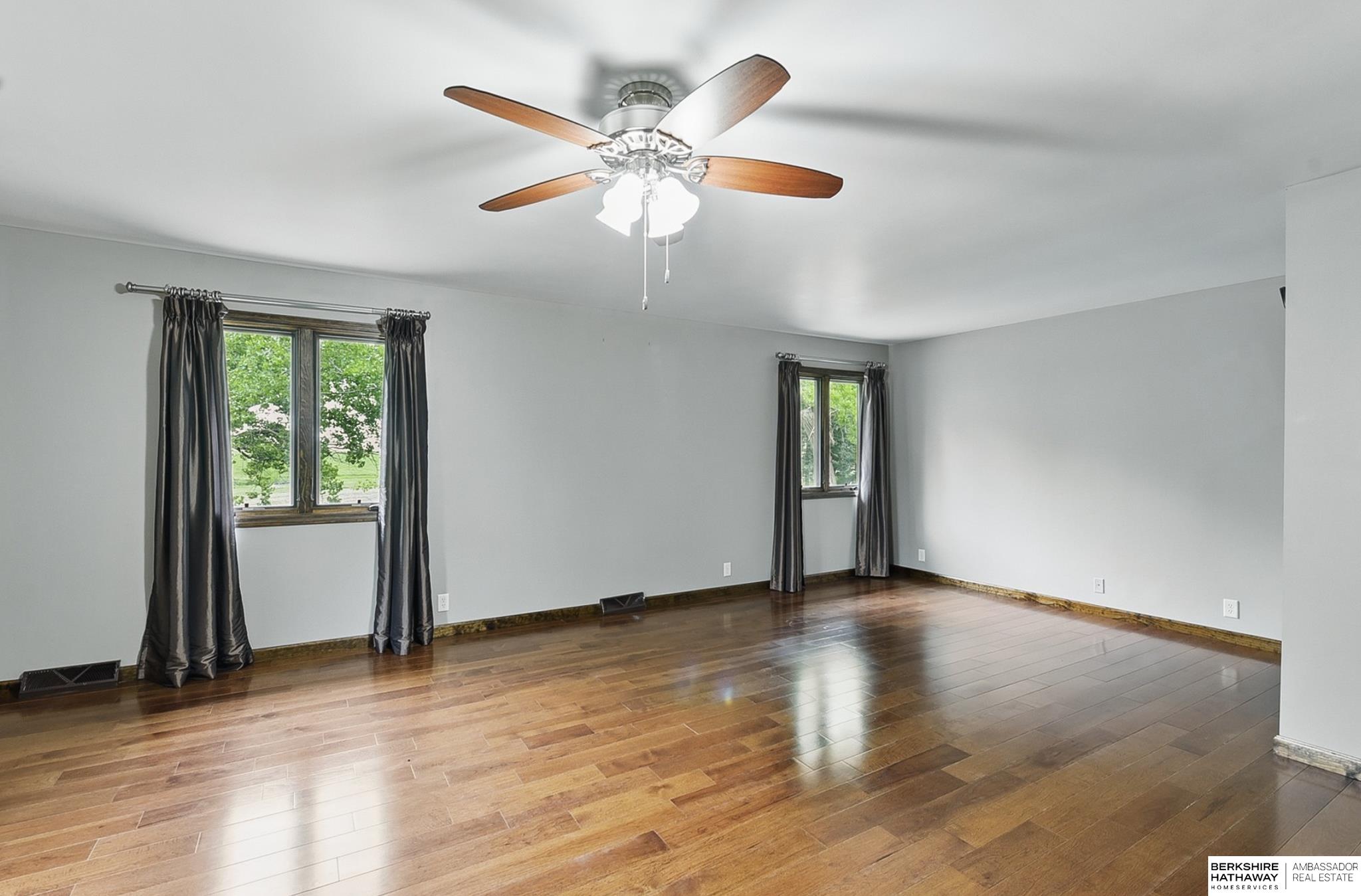 Fremont, Nebraska 68025, United States, 4 Bedrooms Bedrooms, ,2 BathroomsBathrooms,Residential,Active,137143