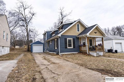 Photo of 4706 Franklin Street, Omaha, NE 68104 (MLS # 22606220)