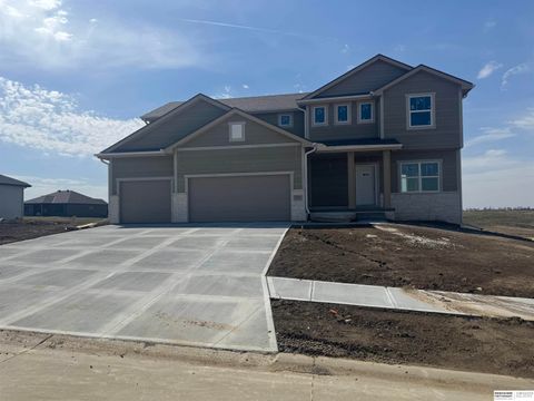 Photo of 20909 Nebraska Avenue, Elkhorn, NE 68022 (MLS # 22609082)