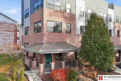 Photo of 919 S 31st Street, Omaha, NE 68105 (MLS # 22533749)