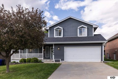 Photo of 8442 Craig Avenue, Omaha, NE 68122 (MLS # 22611493)
