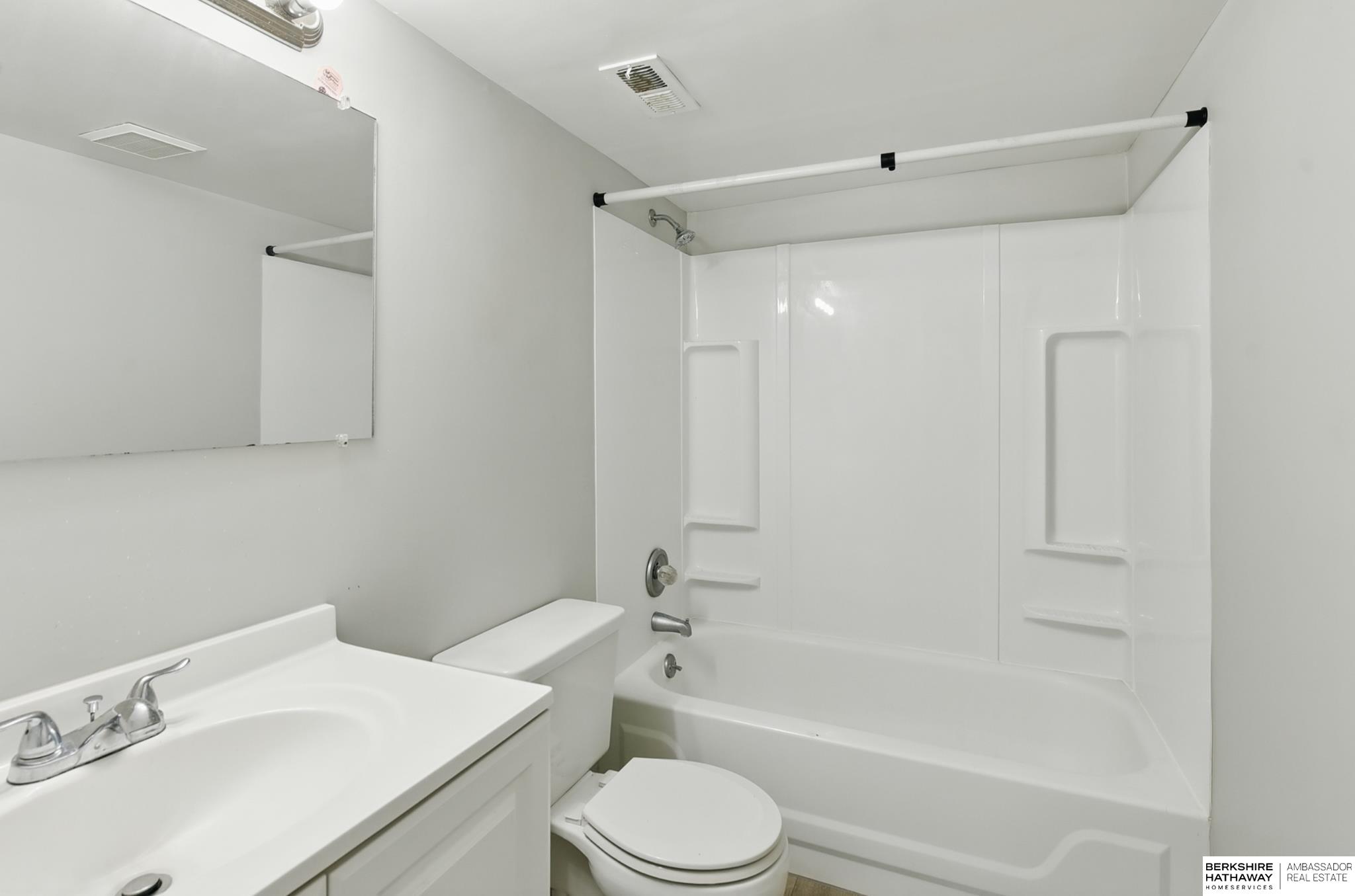 Omaha, Nebraska 68132, United States, 3 Bedrooms Bedrooms, ,3 BathroomsBathrooms,Residential,Active,178115