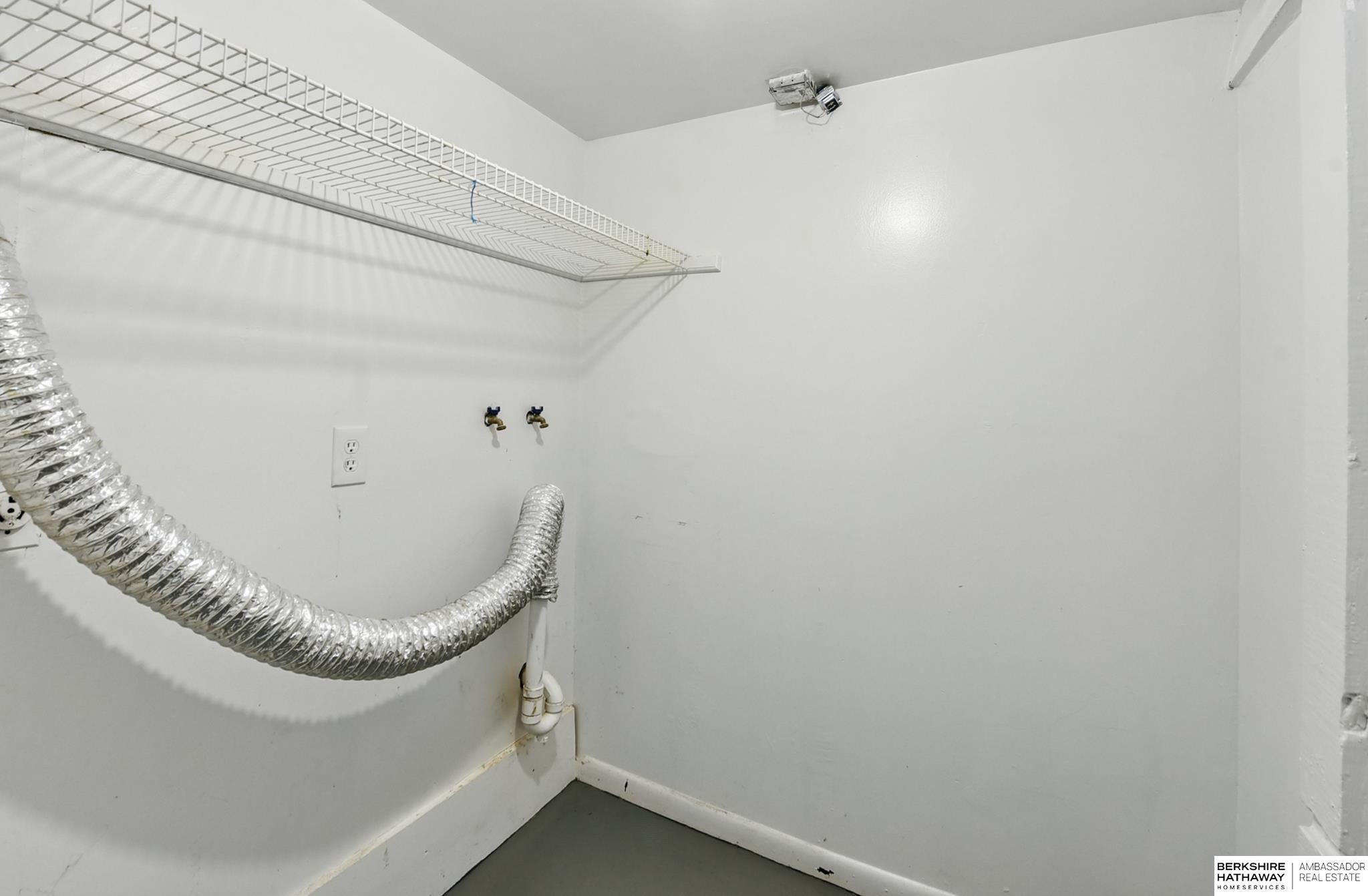 Omaha, Nebraska 68132, United States, 3 Bedrooms Bedrooms, ,3 BathroomsBathrooms,Residential,Active,178115