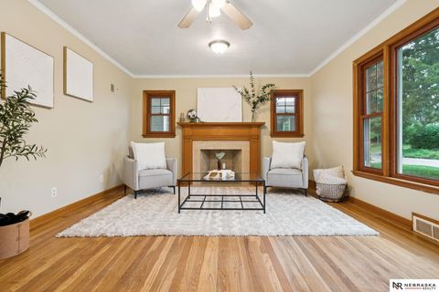 Photo of 2025 Lake Street, Lincoln, NE 68502 (MLS # 22528773)