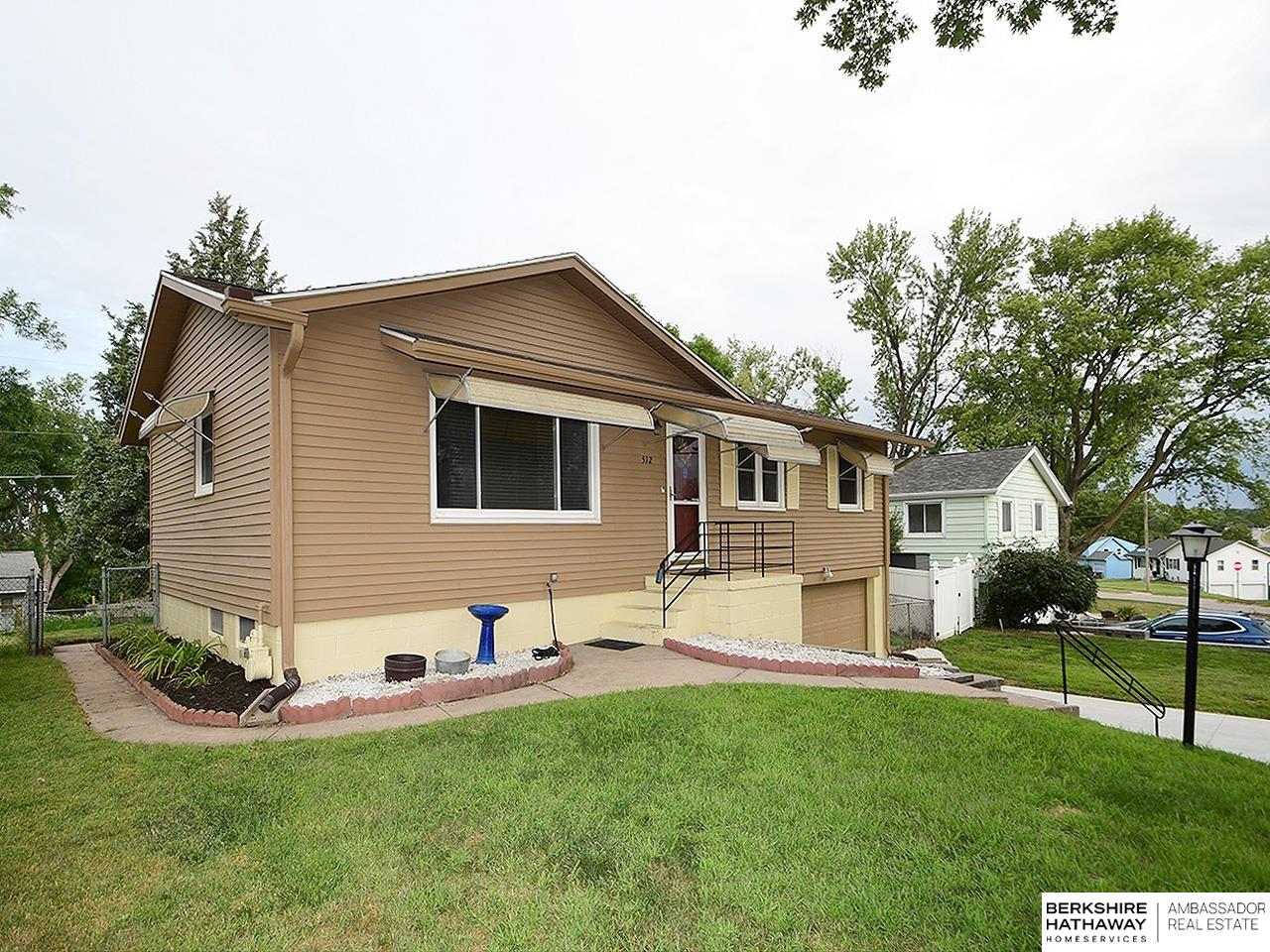 Bellevue, Nebraska 68005, United States, 3 Bedrooms Bedrooms, ,2 BathroomsBathrooms,Residential,Active,198258