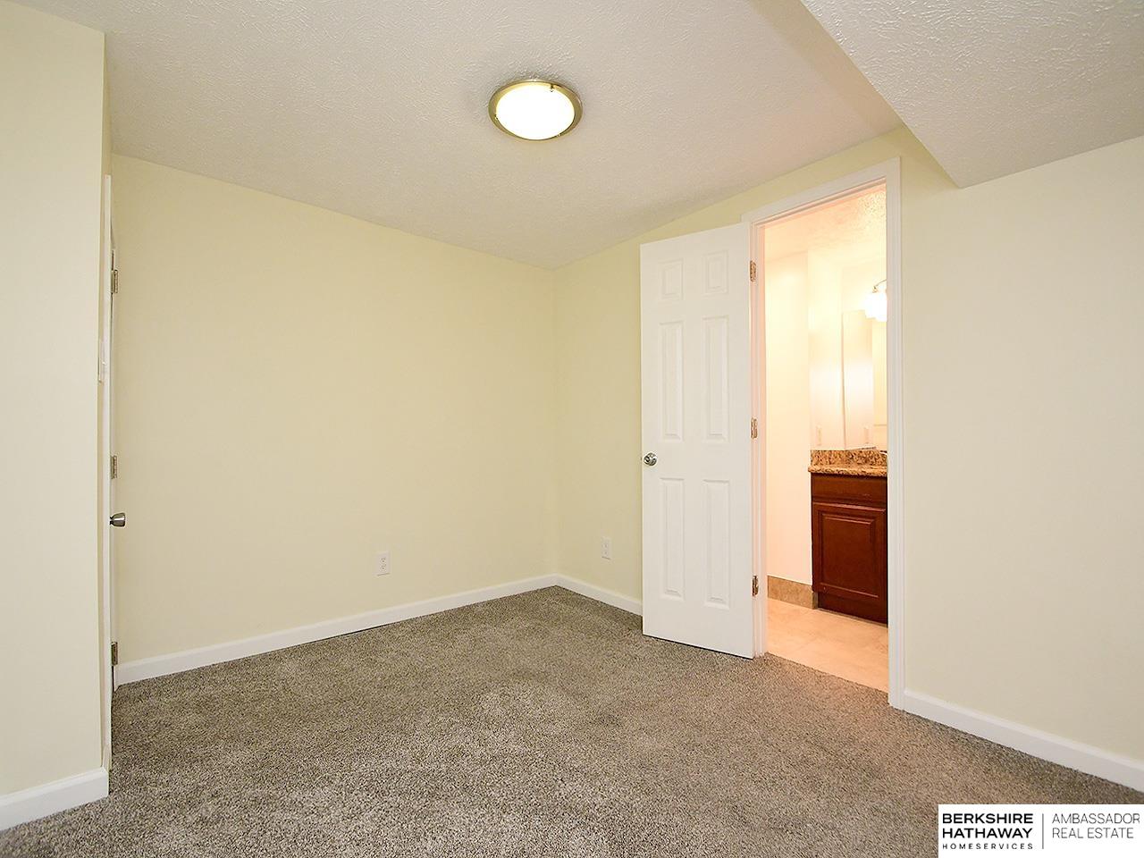 Bellevue, Nebraska 68005, United States, 3 Bedrooms Bedrooms, ,2 BathroomsBathrooms,Residential,Active,198258