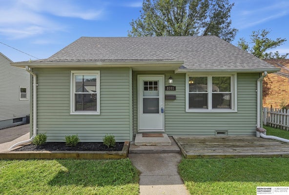 8101 OAKWOOD ST, RALSTON, NE 68127 - Image 93c97a3c9853aeea770718baaaa4f191/368147218
