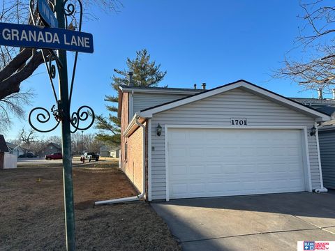 Photo of 1701 Granada Lane, Lincoln, NE 68528 (MLS # 22604146)