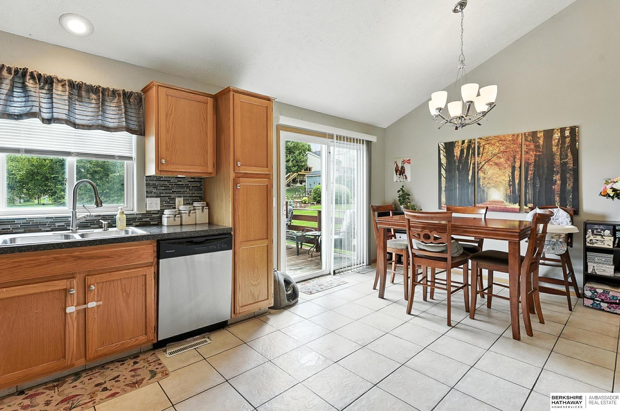 Omaha, Nebraska 68164, United States, 3 Bedrooms Bedrooms, ,2 BathroomsBathrooms,Residential,Active,176994