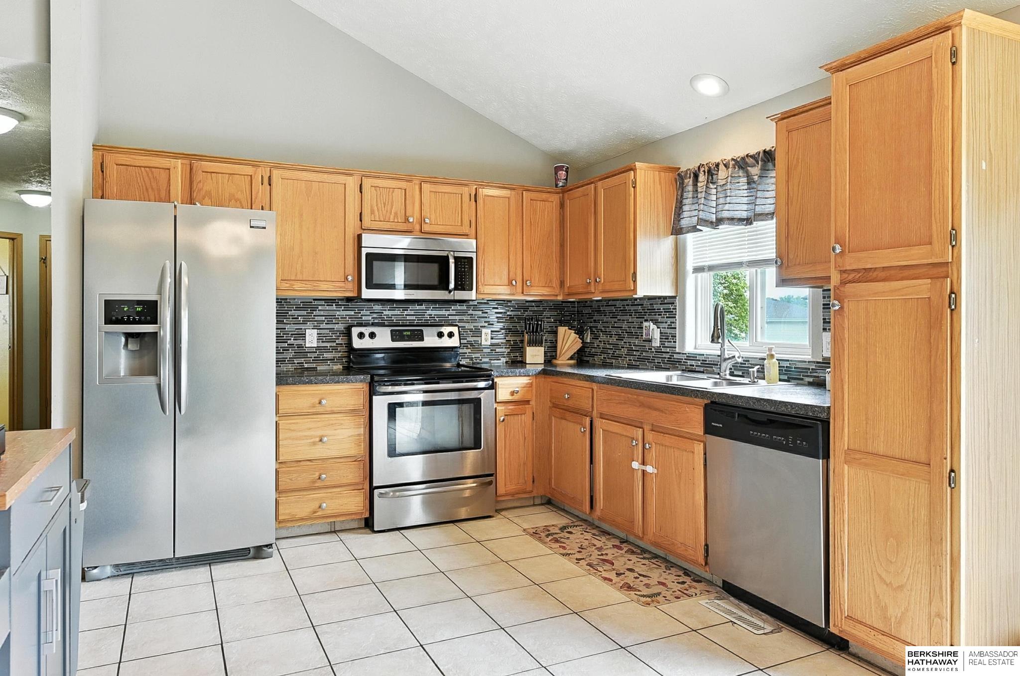 Omaha, Nebraska 68164, United States, 3 Bedrooms Bedrooms, ,2 BathroomsBathrooms,Residential,Active,176994