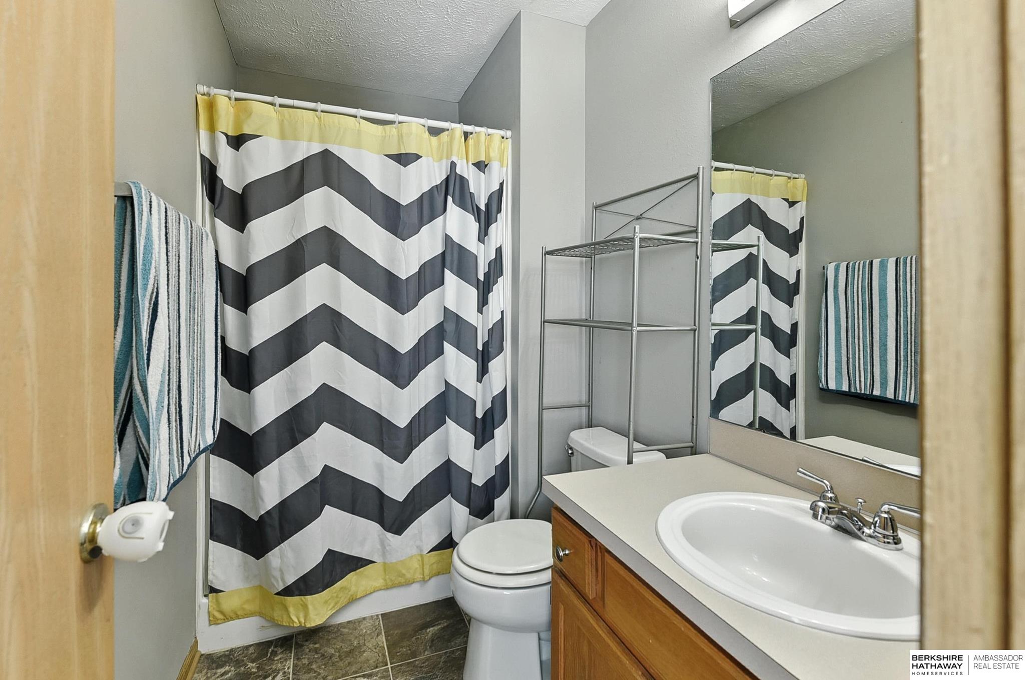 Omaha, Nebraska 68164, United States, 3 Bedrooms Bedrooms, ,2 BathroomsBathrooms,Residential,Active,176994