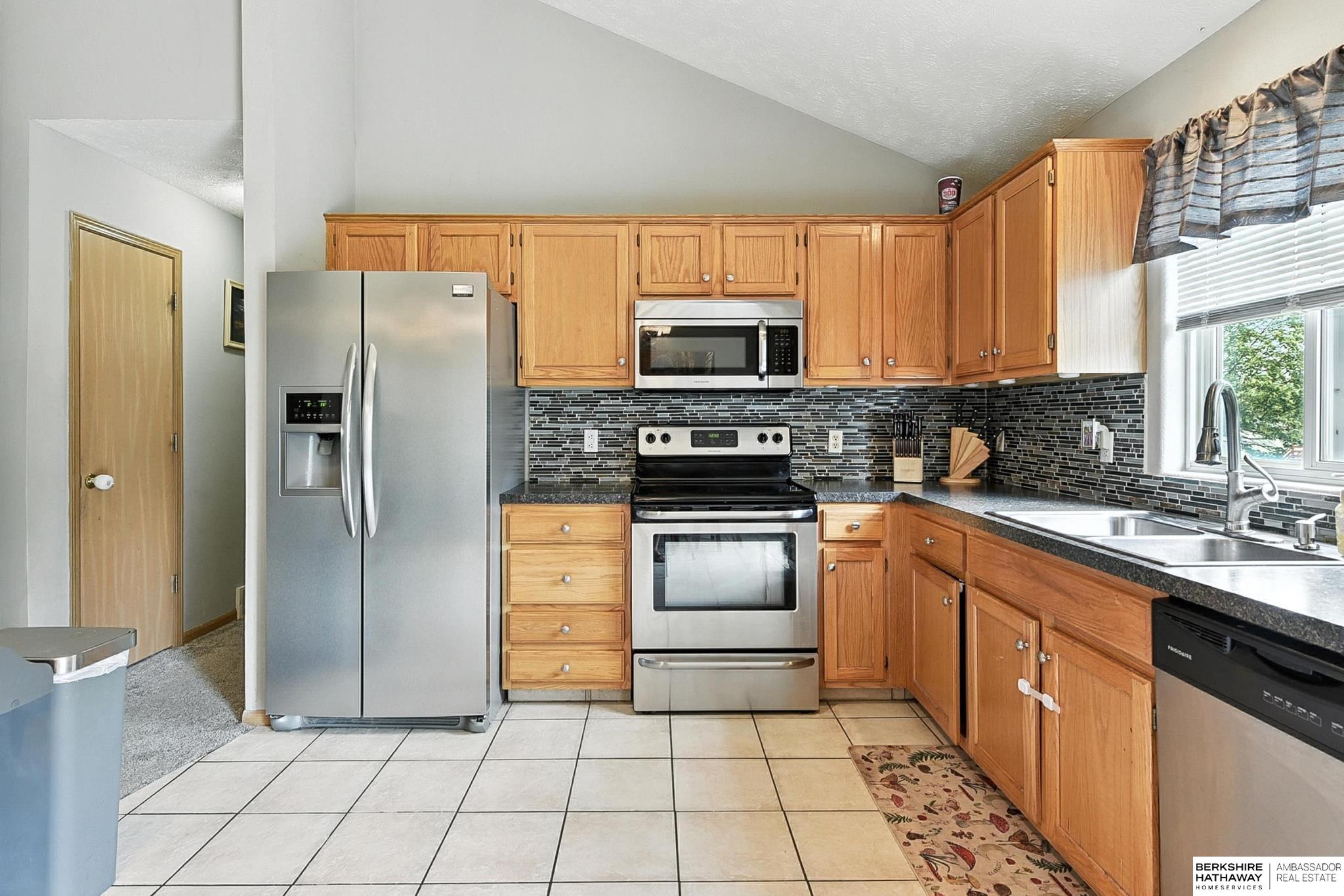 Omaha, Nebraska 68164, United States, 3 Bedrooms Bedrooms, ,2 BathroomsBathrooms,Residential,Active,176994