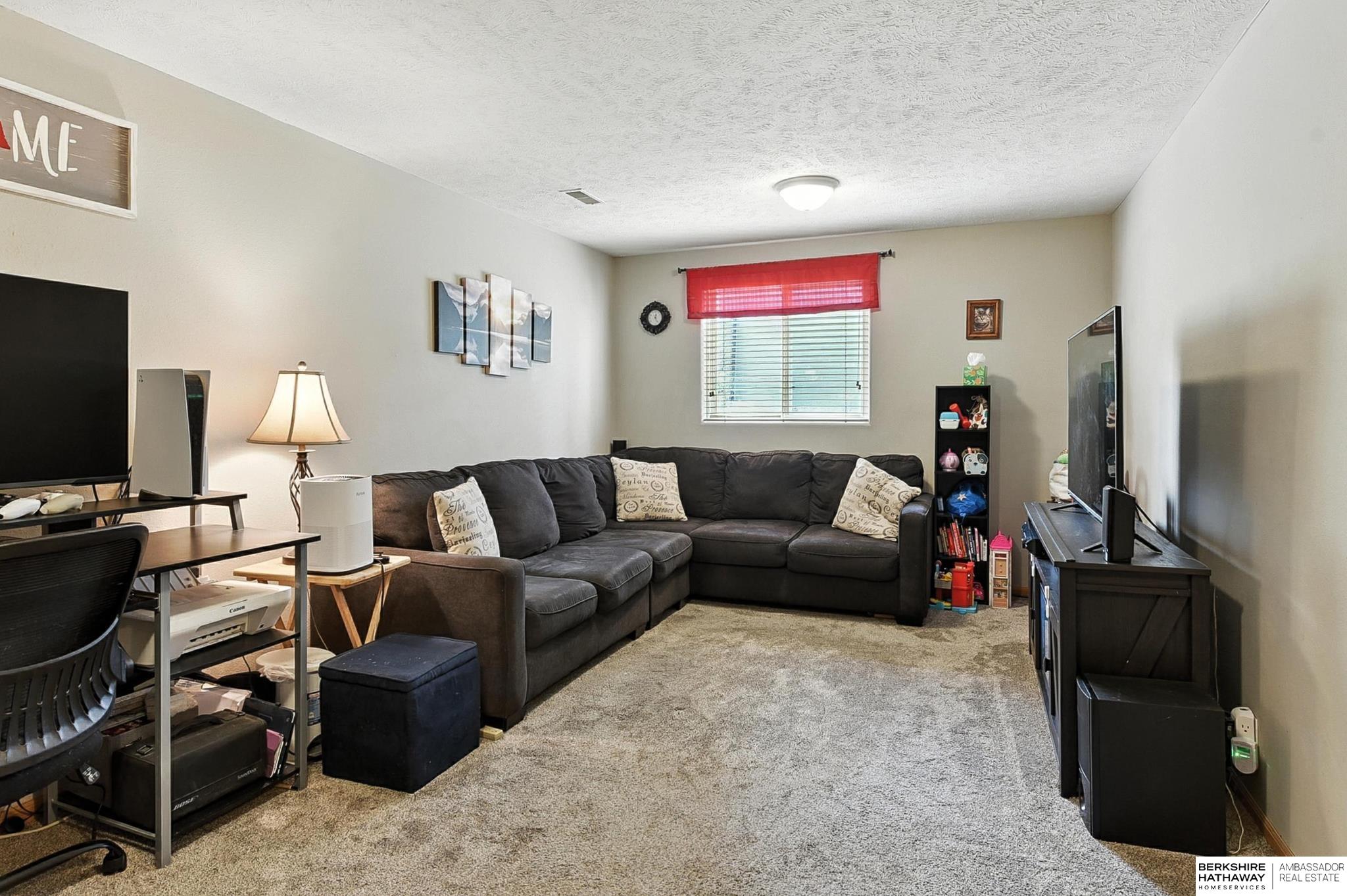 Omaha, Nebraska 68164, United States, 3 Bedrooms Bedrooms, ,2 BathroomsBathrooms,Residential,Active,176994