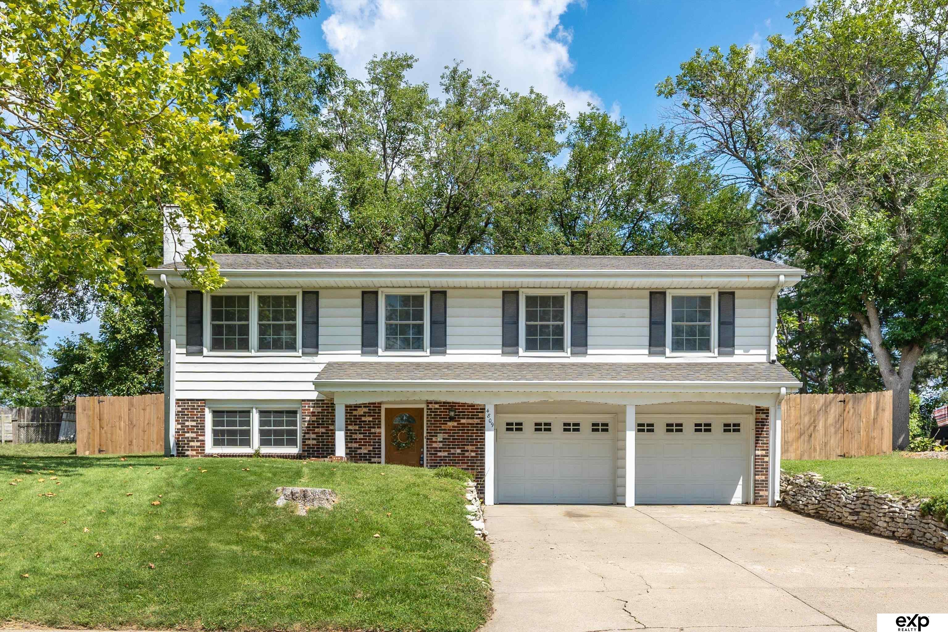 Omaha, Nebraska 68127, United States, 3 Bedrooms Bedrooms, ,2 BathroomsBathrooms,Residential,Active,196383