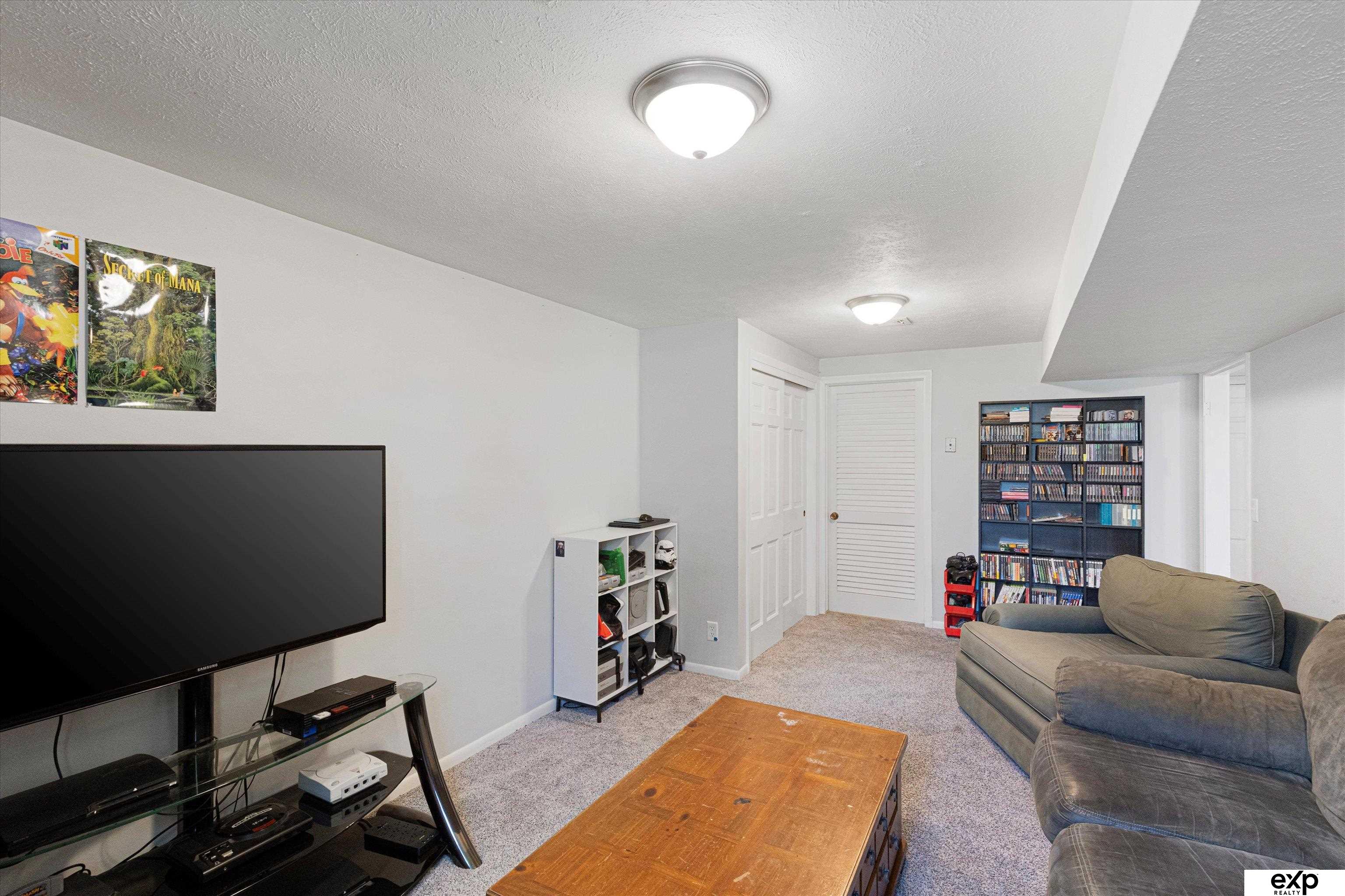 Omaha, Nebraska 68127, United States, 3 Bedrooms Bedrooms, ,2 BathroomsBathrooms,Residential,Active,196383