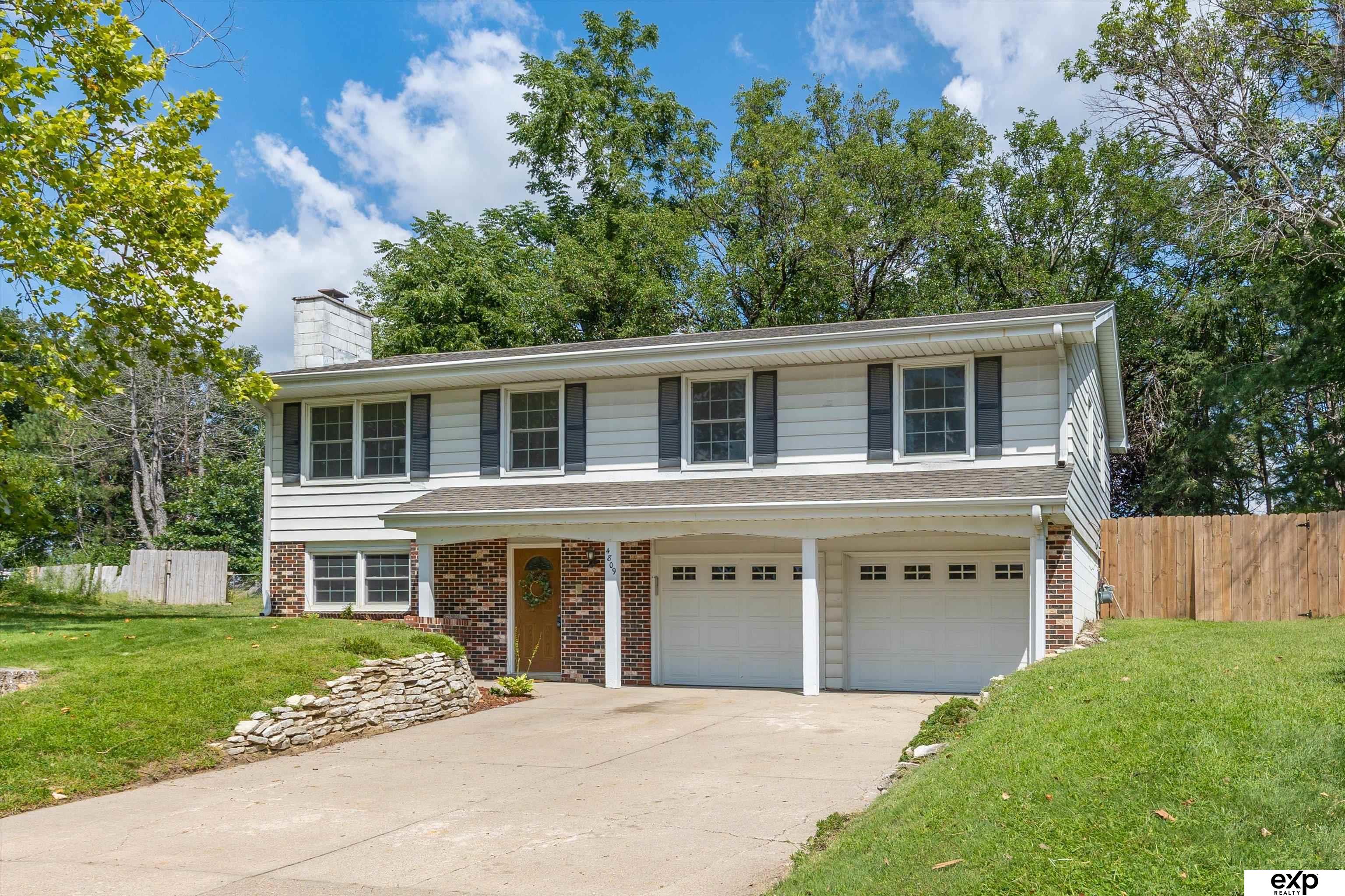 Omaha, Nebraska 68127, United States, 3 Bedrooms Bedrooms, ,2 BathroomsBathrooms,Residential,Active,196383