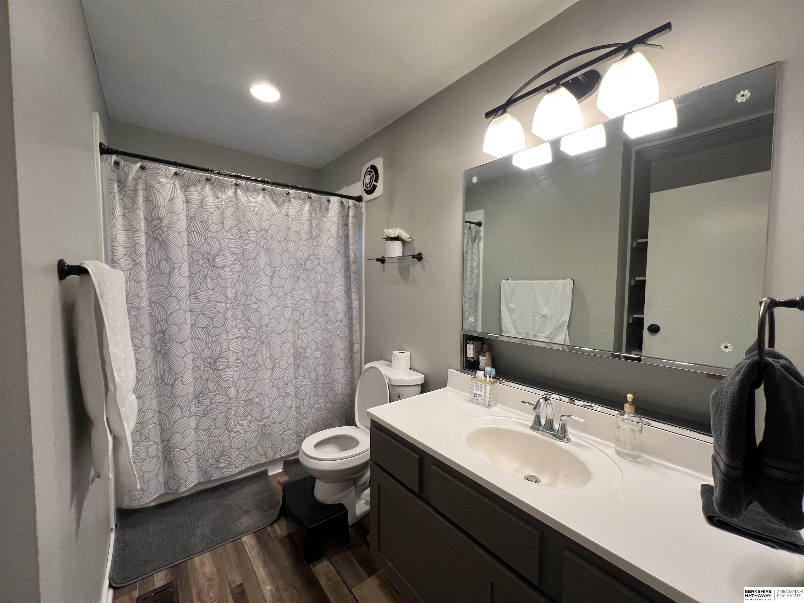 Omaha, Nebraska 68144, United States, 3 Bedrooms Bedrooms, ,2 BathroomsBathrooms,Residential,Active,254464